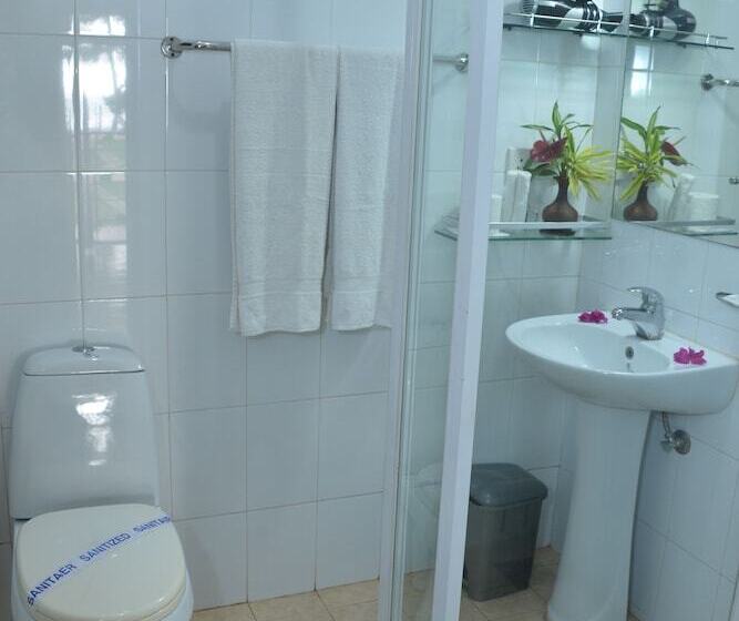 Отель Sea Rock Villa