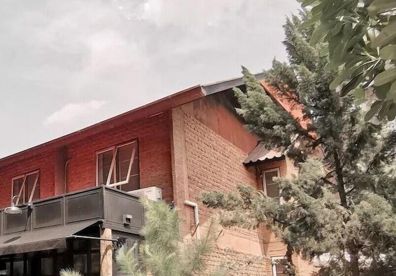 酒店 Srinual Lodge