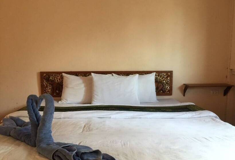 בית מלון כפרי Sritrang