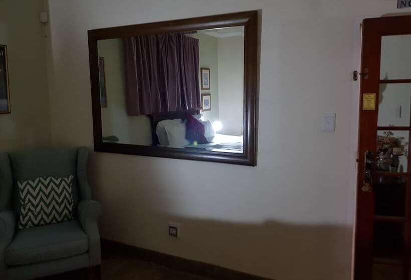 בית מלון כפרי Blue Mango Lodge