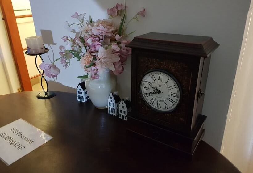 בית מלון כפרי Blue Mango Lodge