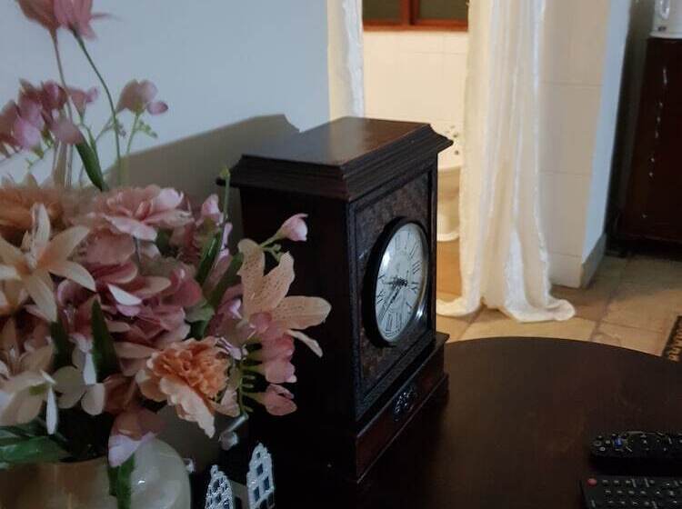 בית מלון כפרי Blue Mango Lodge