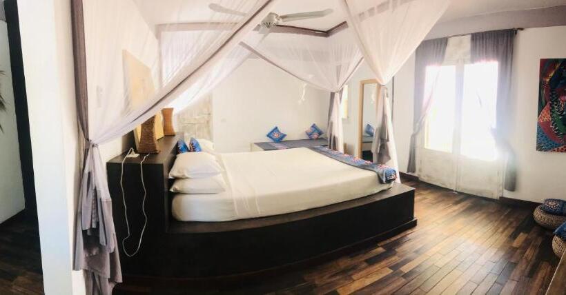 ホテル Uzuri Boutique