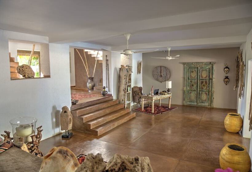 ホテル Uzuri Boutique