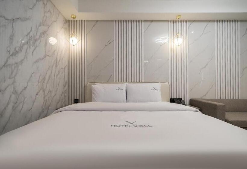هتل Voll