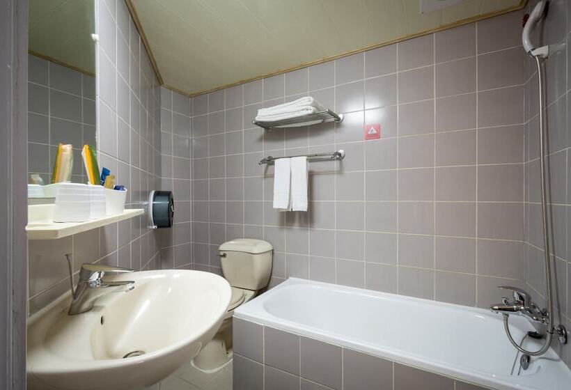 هتل Win Inn Tainan  Ii