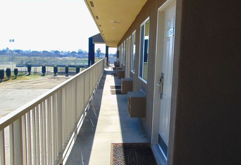 모텔 Corcoran Country Inn