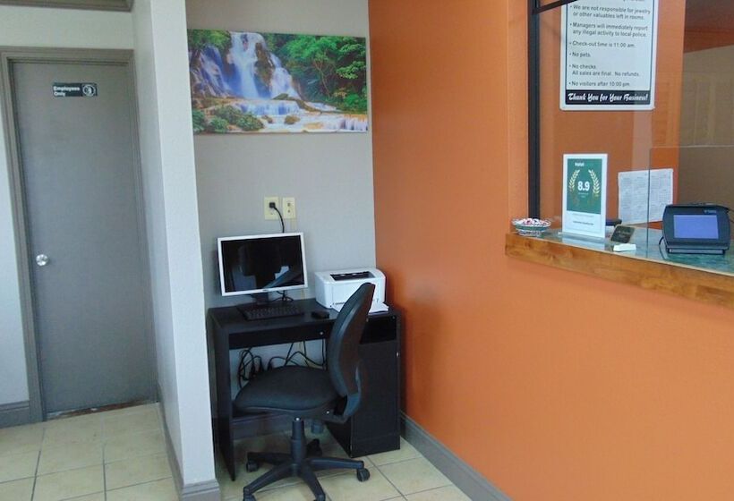 모텔 Corcoran Country Inn