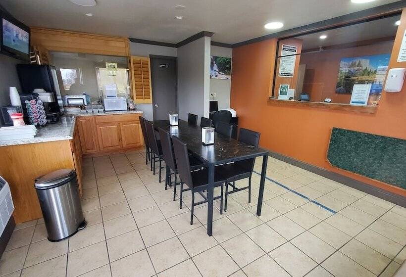 모텔 Corcoran Country Inn