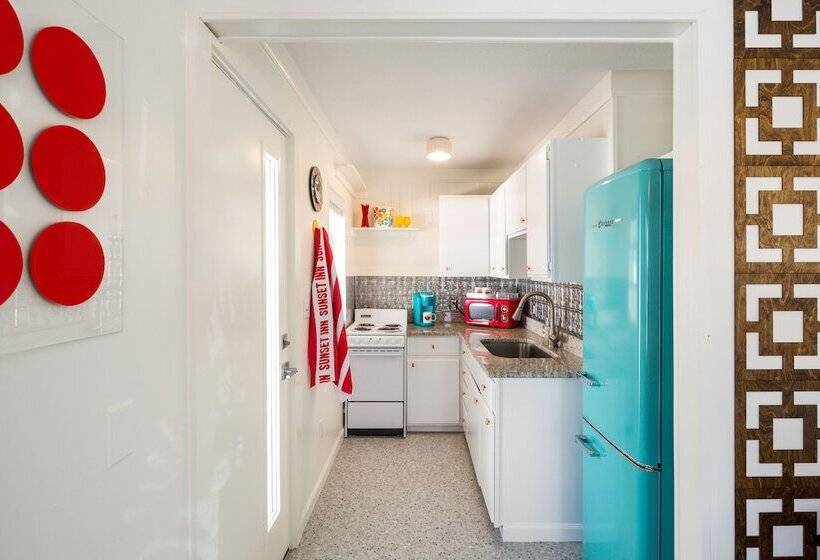 מוטל Sunset Inn And Cottages