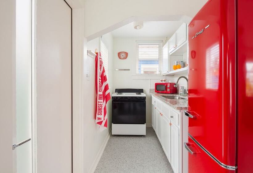 מוטל Sunset Inn And Cottages