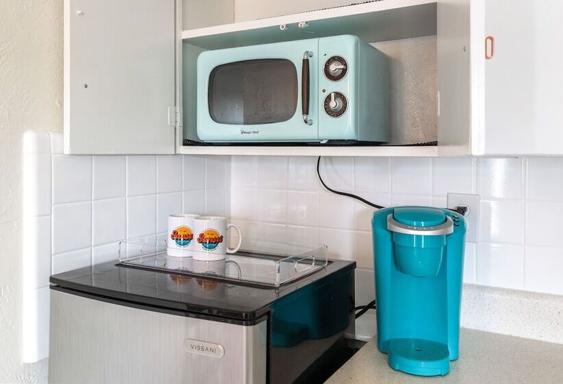 מוטל Sunset Inn And Cottages