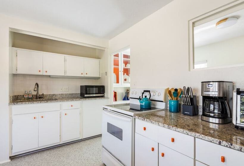 מוטל Sunset Inn And Cottages