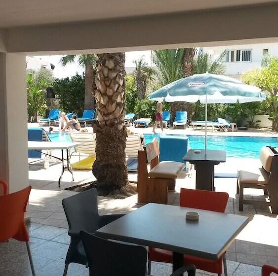 Pavlinia Hotel Apartments