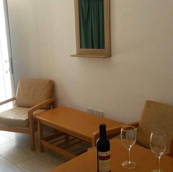 Pavlinia Hotel Apartments