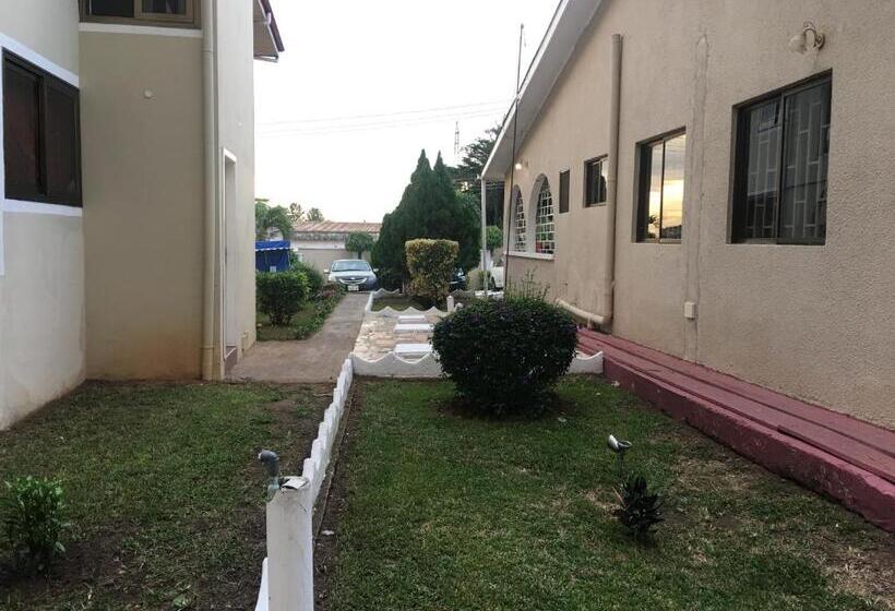 پانسیون Asantewaa Premier