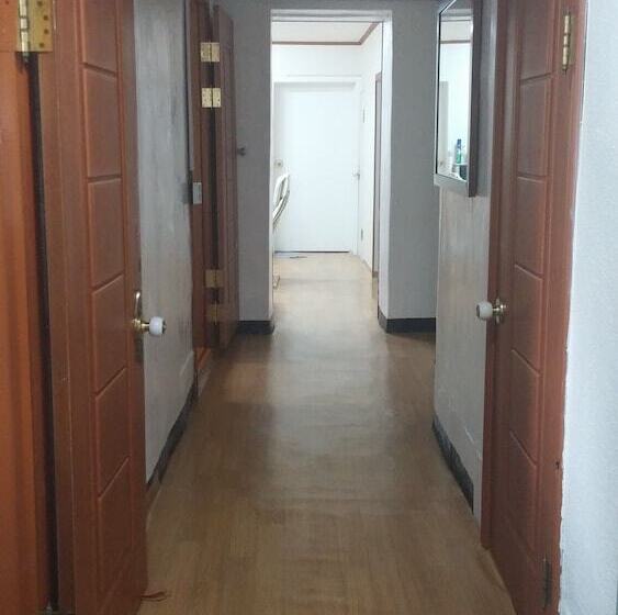 پانسیون J Story Guest House