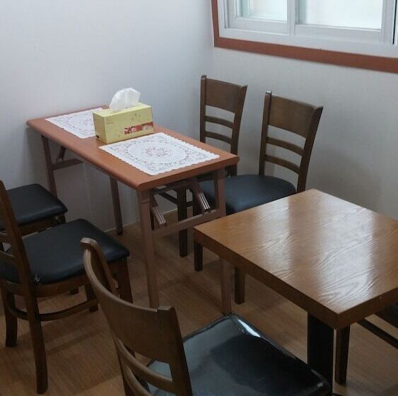 پانسیون J Story Guest House