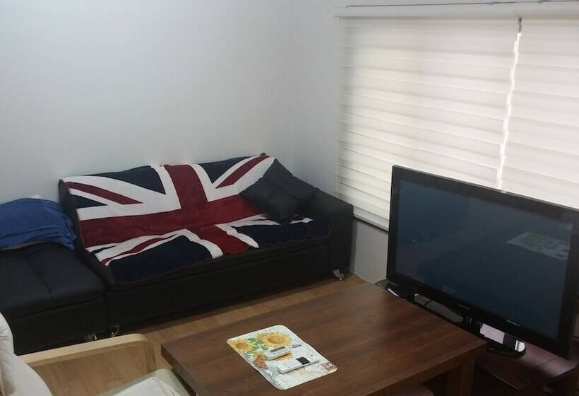 پانسیون J Story Guest House