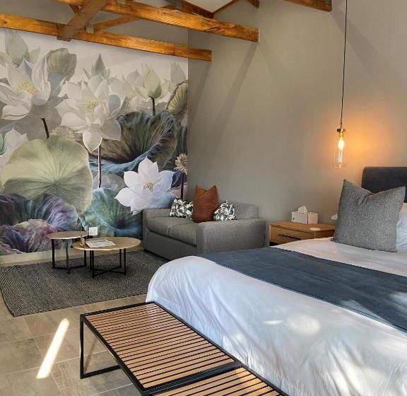 Пансион Nut Grove Boutique