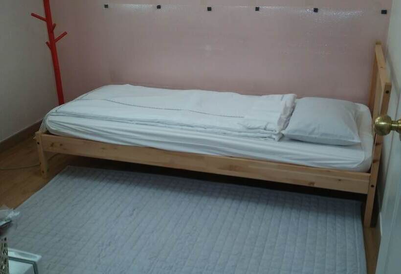 פנסיון Oxbloodk