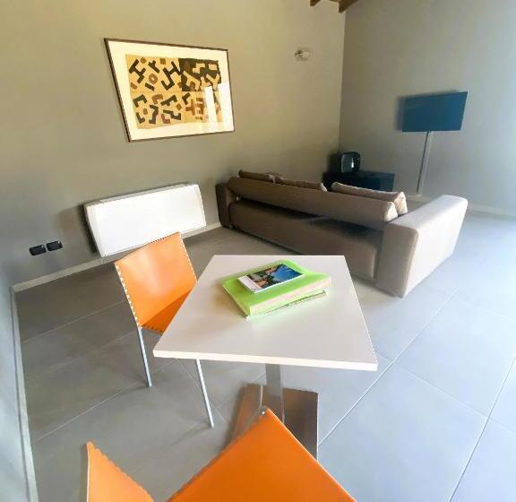 بنسيون Vela Di Soleville Camere Con E Senza Vista Lago Con Ristorante & Pizzeria