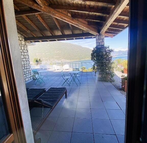 ペンション Vela Di Soleville Camere Con E Senza Vista Lago Con Ristorante & Pizzeria