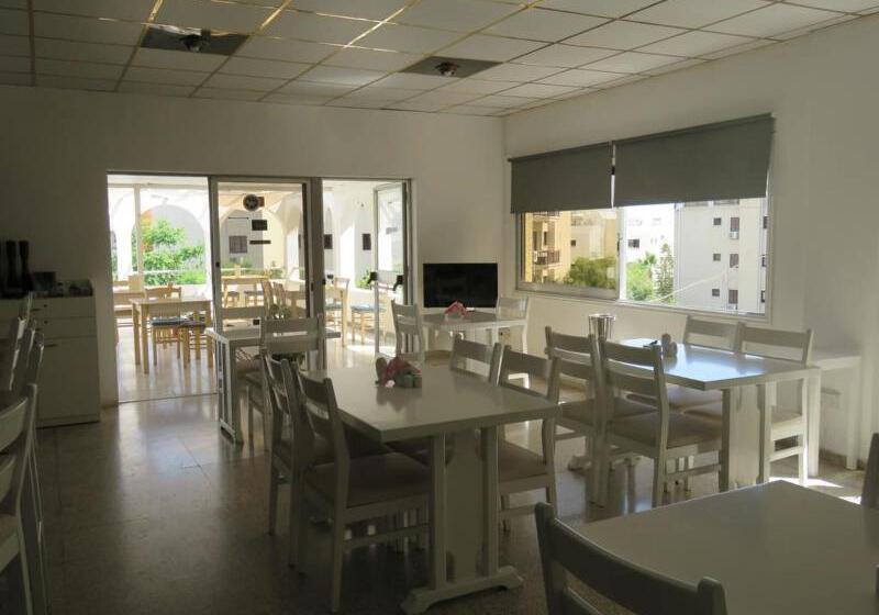 Polyxeni Hotel Apartments