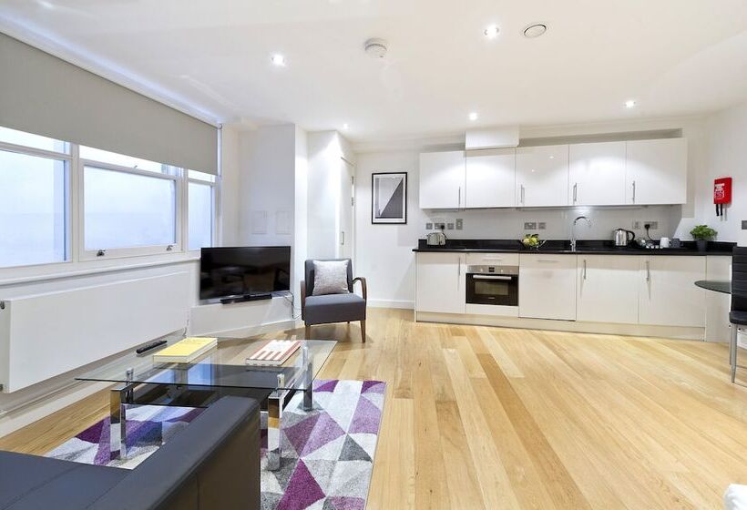 Red Lion Court By City2stay