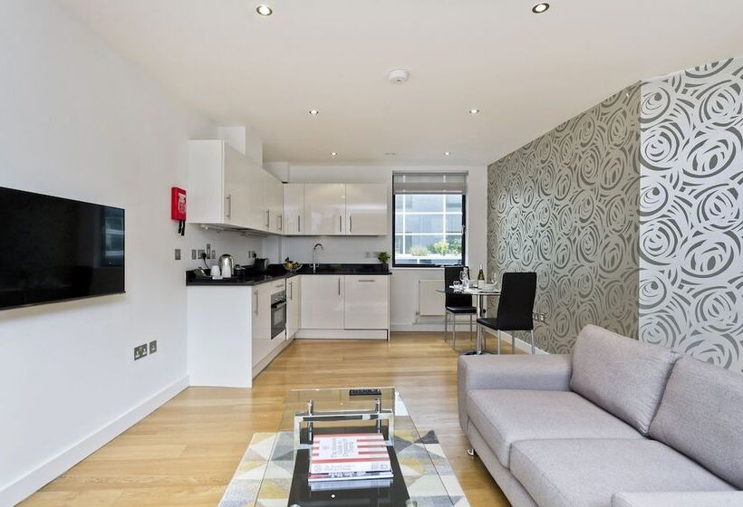 Red Lion Court By City2stay