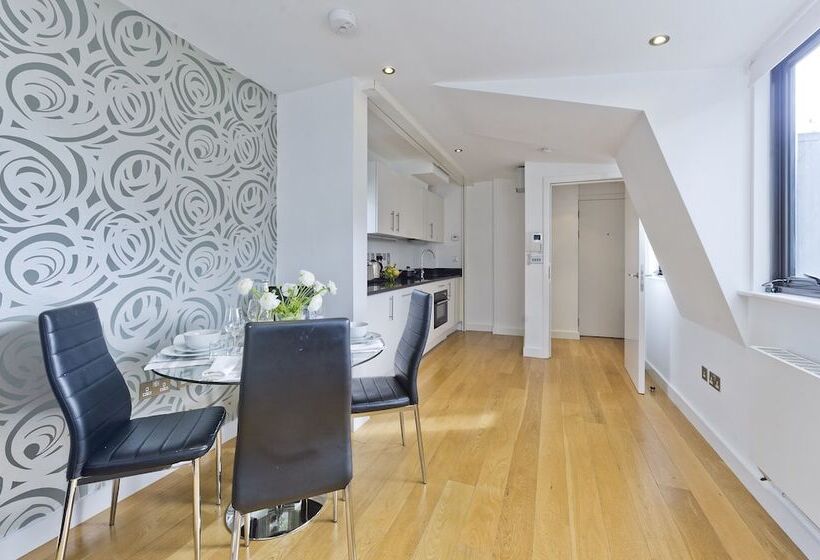 Red Lion Court By City2stay