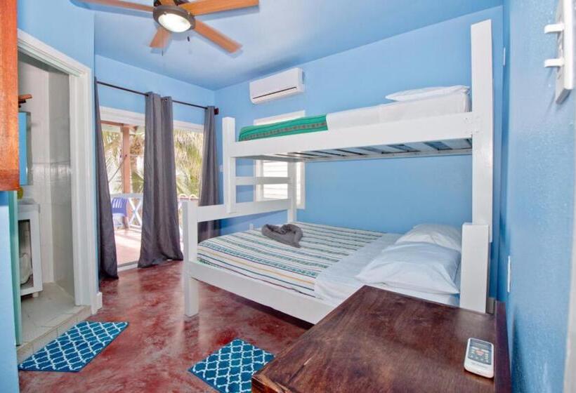 Sandbar Beachfront Hostel & Restaurant