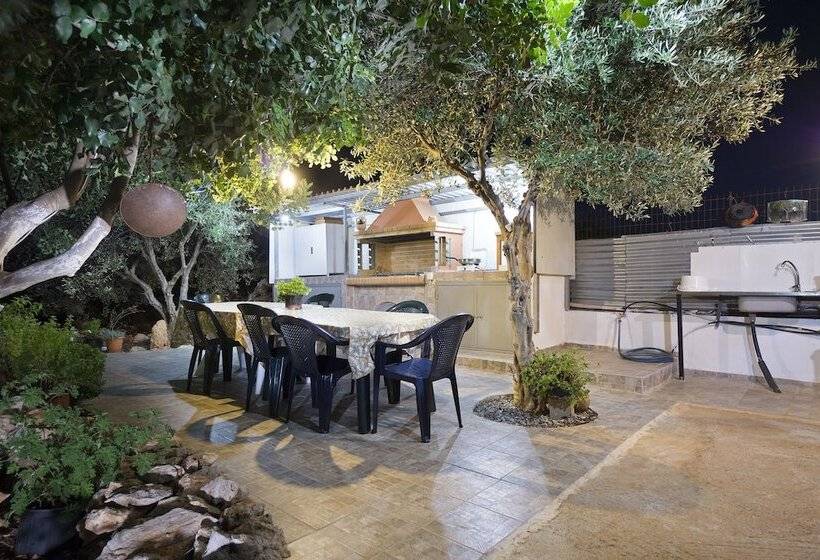 Skamagkas G. Apartments