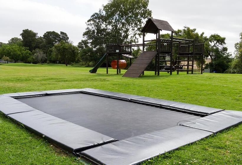 Stonehill River Lodge