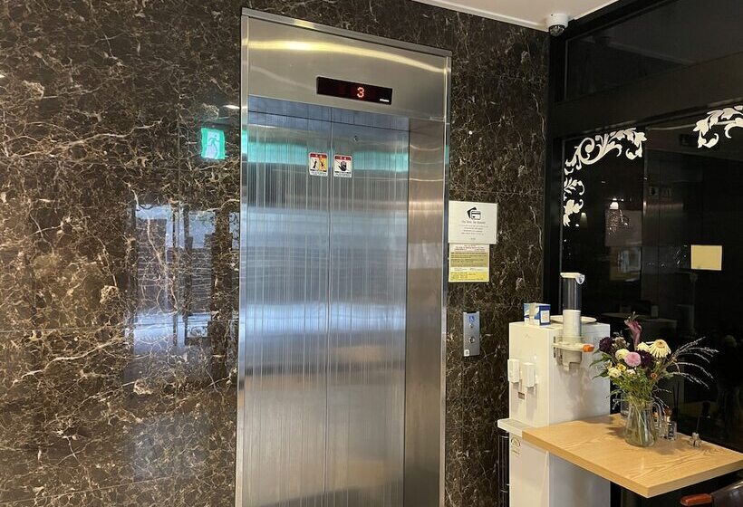 Top Hotel & Residence