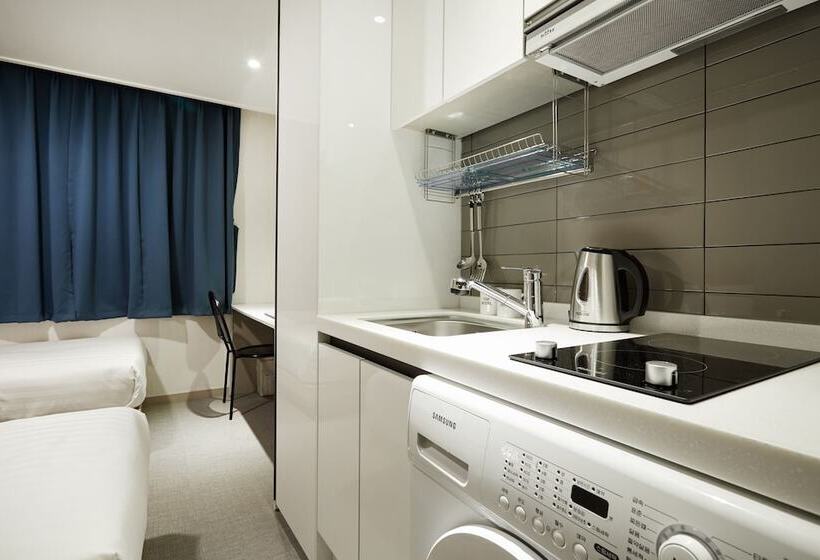 Top Hotel & Residence