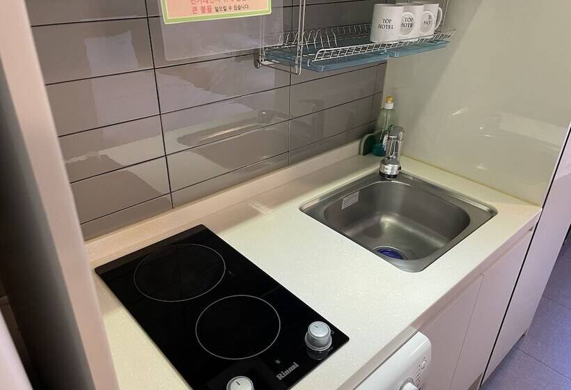 Top Hotel & Residence