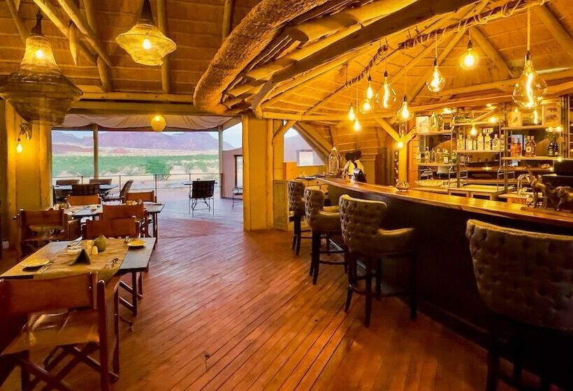 Hotel Twyfelfontein Adventure Camp