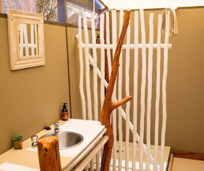 Hotel Twyfelfontein Adventure Camp