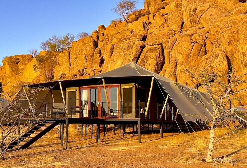 Hotel Twyfelfontein Adventure Camp