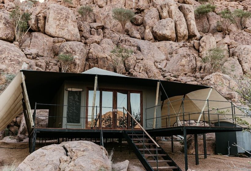 Hotel Twyfelfontein Adventure Camp