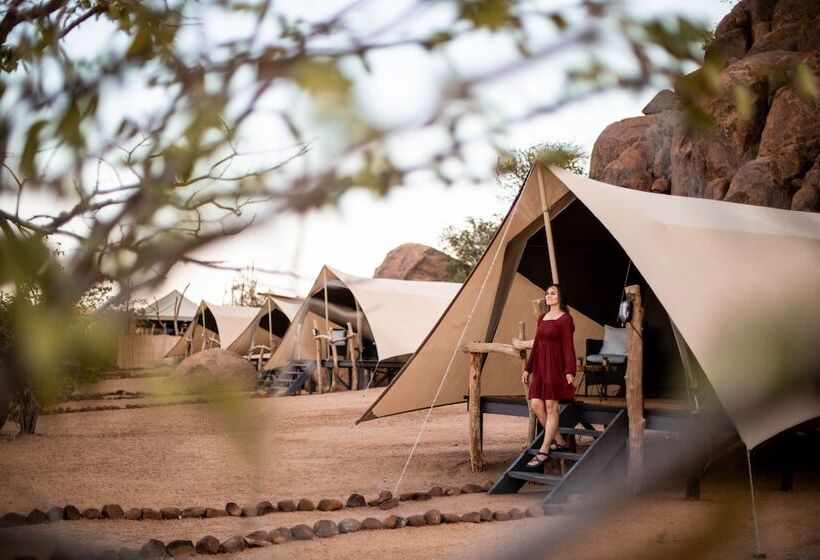 Hotel Twyfelfontein Adventure Camp