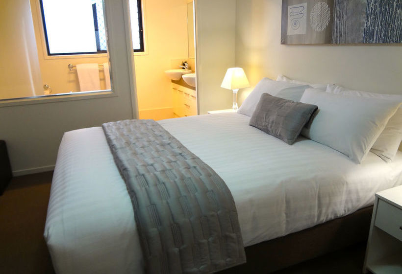 21 On Hursley Motel Apartments