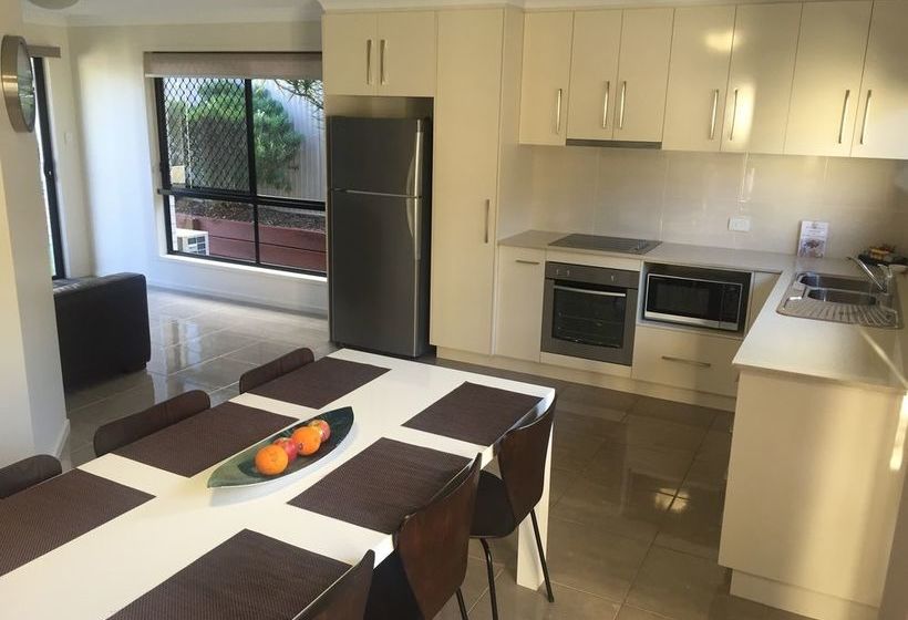 21 On Hursley Motel Apartments