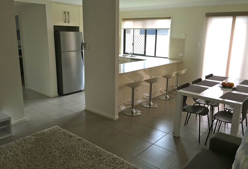 21 On Hursley Motel Apartments