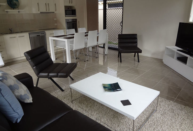 21 On Hursley Motel Apartments