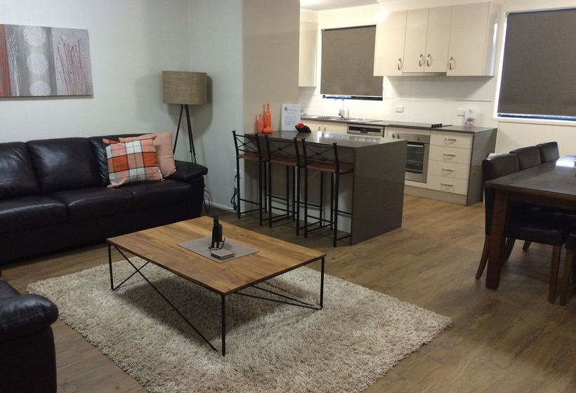 21 On Hursley Motel Apartments