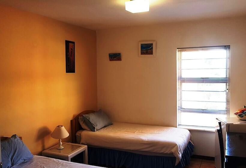 فندق صغير Amakaya Backpackers Travelers Accommodation