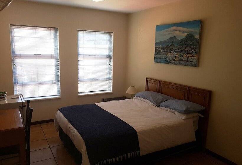 فندق صغير Amakaya Backpackers Travelers Accommodation