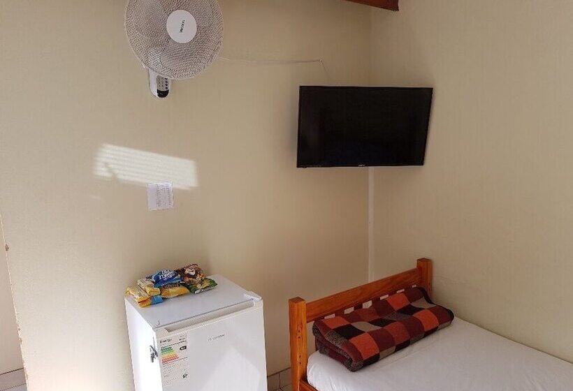 فندق صغير Amakaya Backpackers Travelers Accommodation